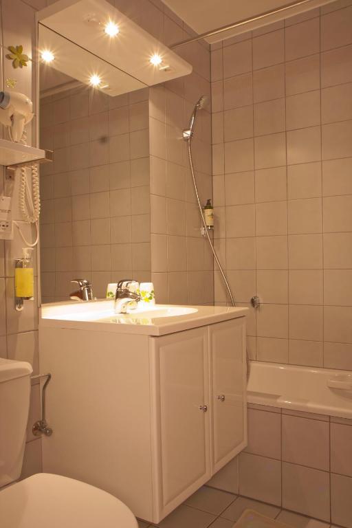 Hotel Winzenberg Blienschwiller Habitación foto